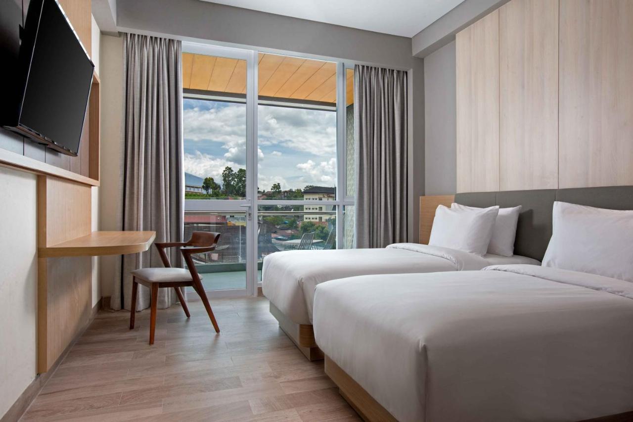 Hotel Santika Bukittinggi Exterior foto